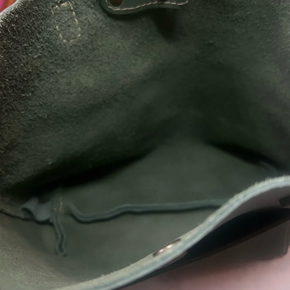 Portland Leather Green Tote Bag with Minimalist Design - Picture 7 of 11